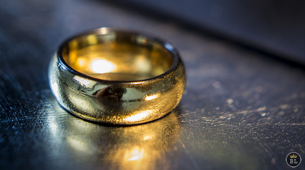 Ash and Ember Gold Curved Size 8 (2 Rings) by Zach Heath - Trick