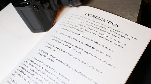 Stand-Up Sponges by Ken de Courcy - Book