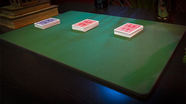 Deluxe Close-Up Pad 16X23 (Green) by Murphy's Magic Supplies - Trick