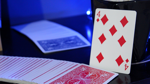 Tumi Magic presents Glitch Card (Red) by Tumi Magic - Trick