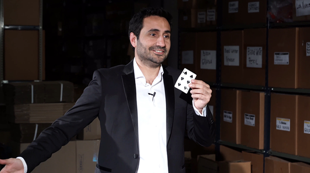 Catched (Gimmicks and Online Instructions) by Daniel Ketchedjian - Trick