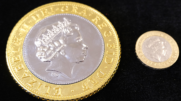 JUMBO £2 (pound sterling) coin - Trick