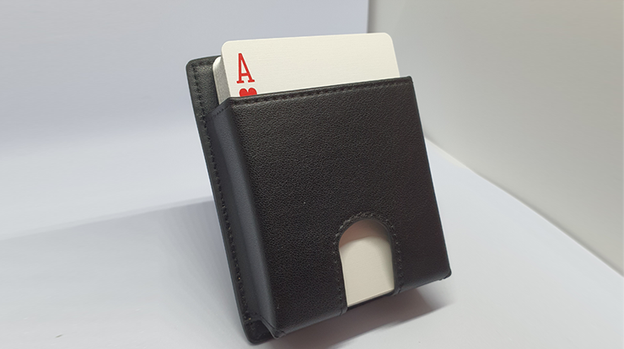 Ultimate Deck Holder (UDH) by Eran Blizovsky - Trick