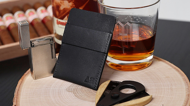 Wallet (Gimmicks and Online Instructions) by Nicholas Lawrence - Trick