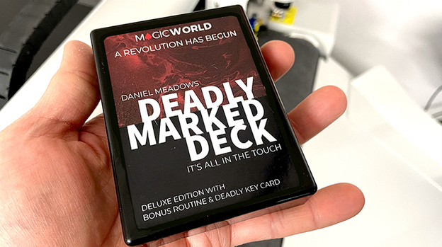 DEADLY MARKED DECK BLUE BICYCLE (Gimmicks and Online Instructions) by MagicWorld - Trick