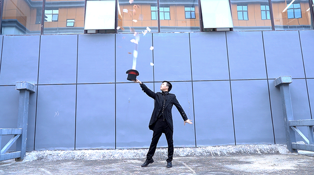 THE ROCKET Card Fountain RIGHT HANDED (Wireless Remote Version) by Bond Lee