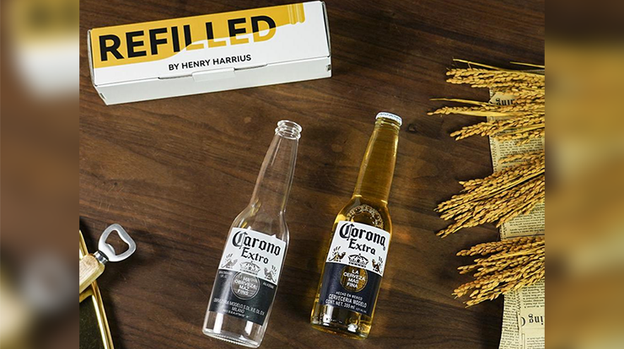 Refilled (Gimmicks and Online Instructions) Henry Harrius - Trick