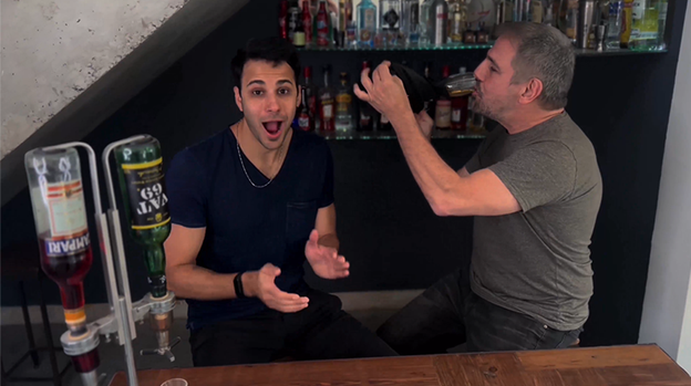 CARSON'S DRINK (Gimmicks and Online Instructions) by Juan Pablo - Trick