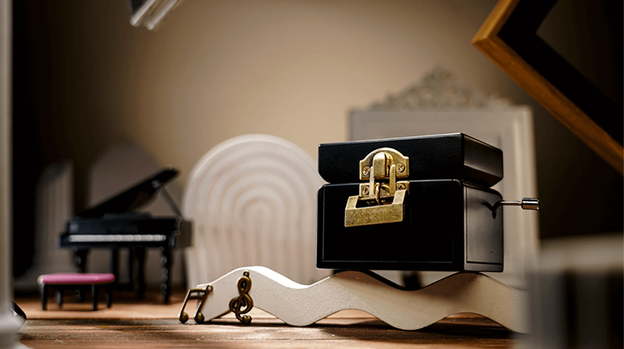Music Box by Colin Underwood and TCC Magic