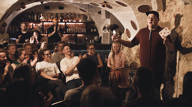 Mortenn's Jumbo Card Trick by Mortenn Christiansen