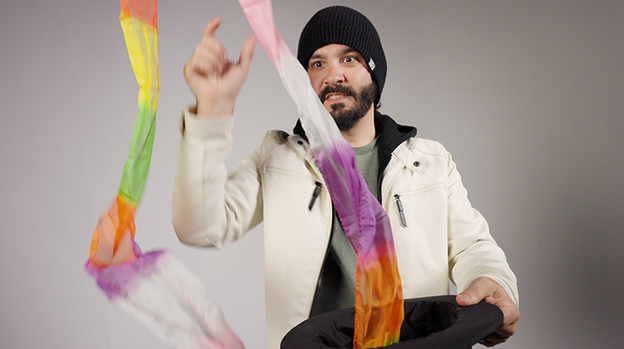 PRO SILK COLOSSAL RAINBOW STREAMER 33 foot X 18 inch by Murphy's Magic