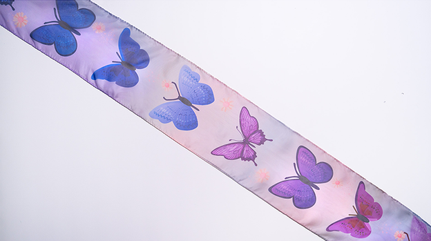 PRO SILK XXL HEART STREAMER 50 foot X 6.5 inch by Murphy's Magic