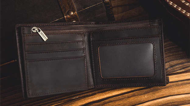 L Deck Switch Wallet by Long Long & Bacon Magic