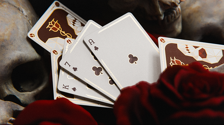 Skulls & Roses Playing Cards (Gilded Edition)