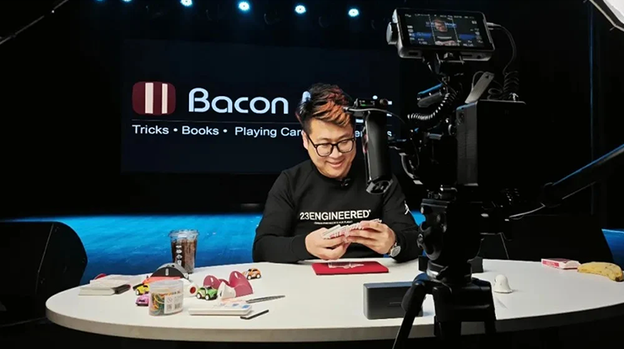 Flexible Wave by Wang Zhe & Bacon Magic